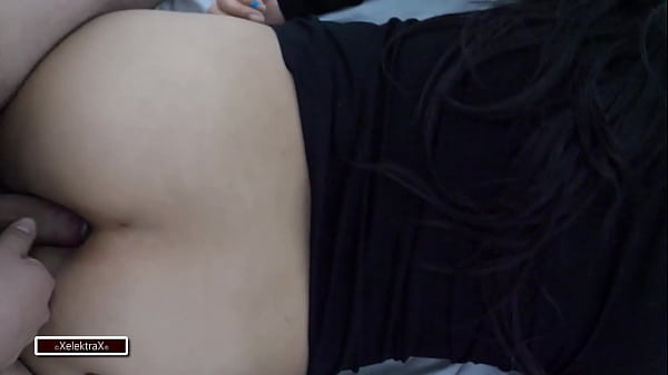 Download Video - Morena morra colegiala se marea en fiesta y su cita se da un fest&iacute;n con su culo hasta llenarla y embarazarla