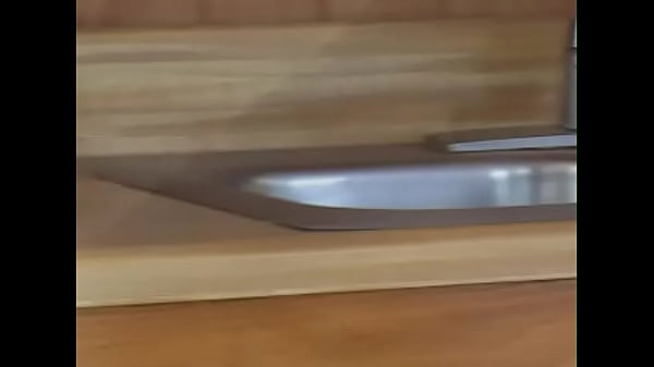 Novinha de 18 anos fode intensamente com dois machos.