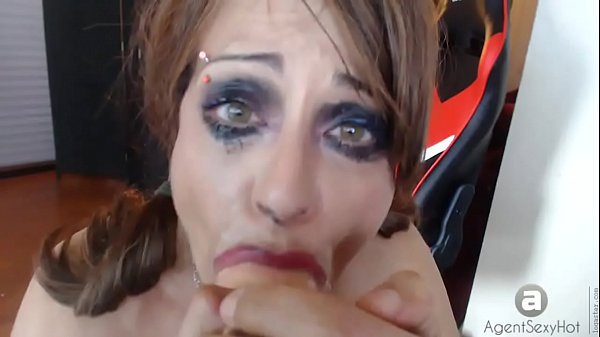 Extreme gag squirting slut