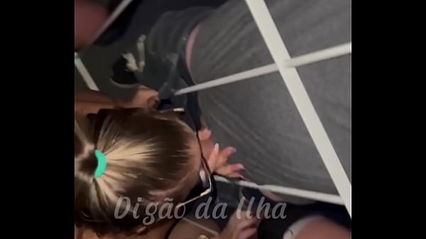4 hot girls sucking at the same time