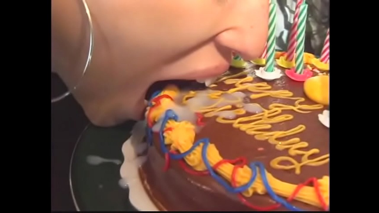 Como un verdadero caballero, Cheyne Collins no puede permitir que la joven tonta Angelina Rio celebre su fiesta de cumpleaños número dieciocho absolutamente sola.
                    teen blowjob brunette doggystyle toys masturbation party fetish natural tits special locations muchos negros