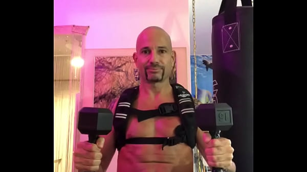 WORKING OUT AT HOME GYM THE RIPPED BODY PORNSTA...