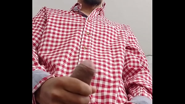 Download Video - me graban mientras veo porno y me hago una rica paja  misterio19cm