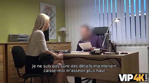 Download Video - VIP4K&period; Le manque d'argent motive la MILF &agrave; vendre sa chatte &agrave; l'employ&eacute; de banque