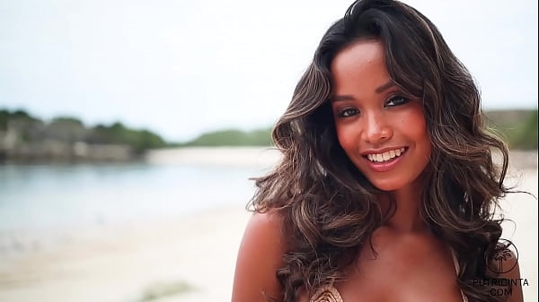 Puri Cinta Gets Off Over And Over Again