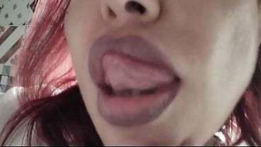 Latina con grandes tetas y gran culo cogiendo duro con el amante