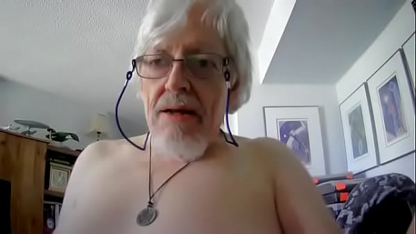 ValentineStubbs, in a new webcam video, this ti...