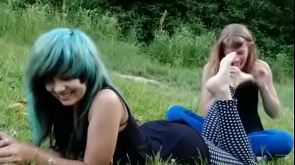 Snapgt - two emo girls