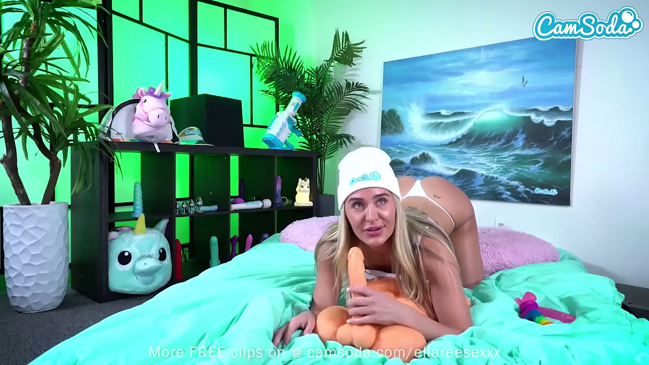 Camsoda - Big Booty Blonde Fucks Herself With Huge Dildo