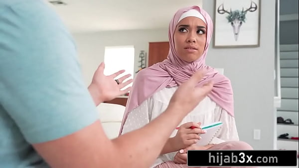 Hot Muslim Babe Tries Sex With Her Christian College Co-Ed