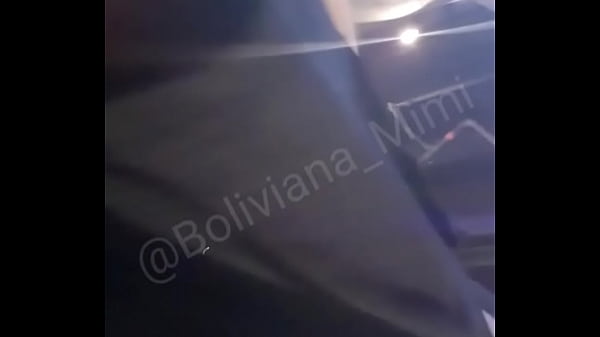 No panties at the mall doing squirts