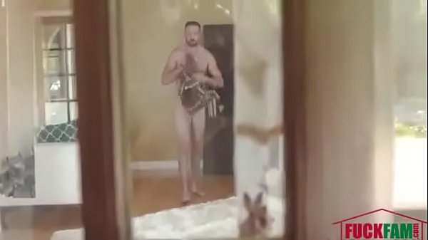 Aria Skye and Raquel Diamond in Hopskeet With Some Petites