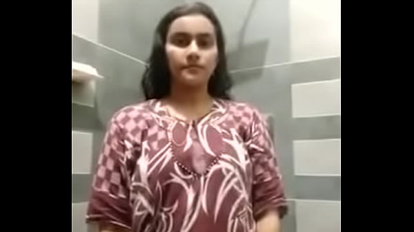 Desi Nue Salle De Bain Show