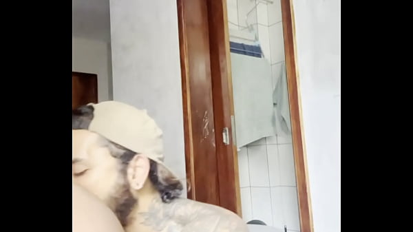 Download Video - Novinho liberou gostoso pro amigo