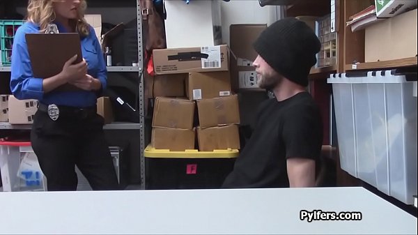 thumb lucky thief fucks horny milf security guard
