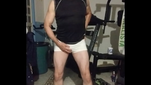 Download Video - show stripper con calcetones blancos haciendo baile striptease hasta  quedar TOTALMENTE desnudo