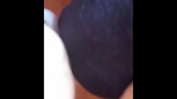 O PREDEIRO TARADO JA FOI PONO O PINTO PRA FORA ...