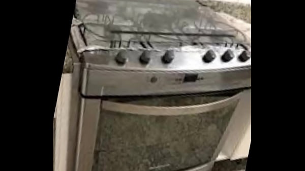 Novinha safada sentando gostoso escutando funk