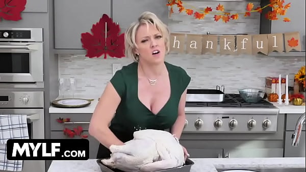 Stepmom Dee Williams milf pussy is so ready to be stuffed for thanksgiving