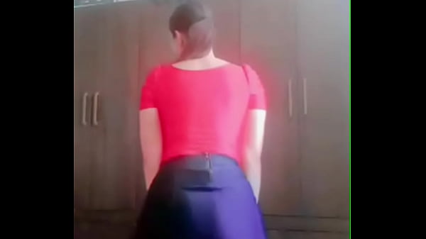 Wife shaking her ass nicely