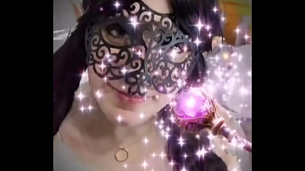 Who is she? Kimmi Leon, of course ;)