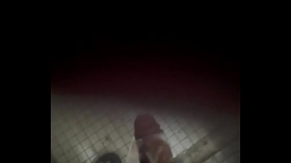 Me masturbo mientras me baño