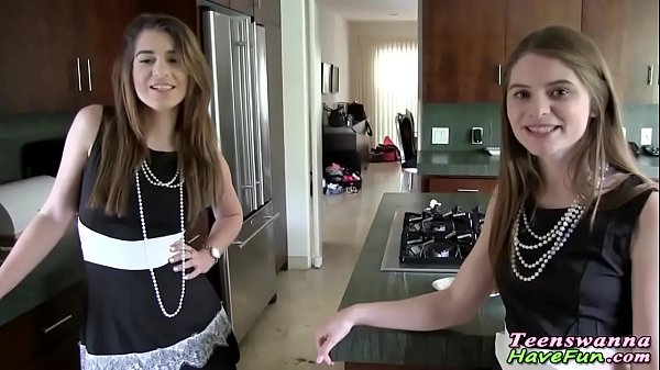 Amateur lesbians licking