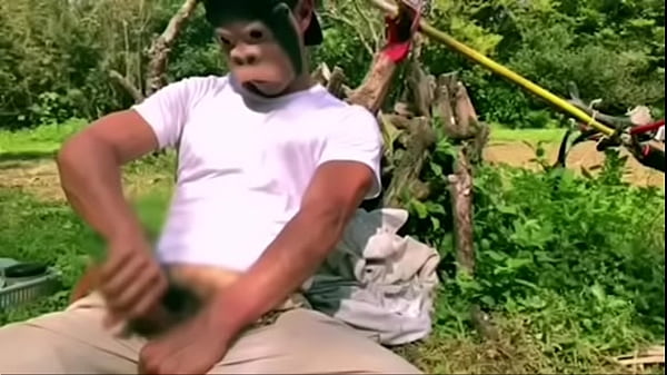 09 [homemade] A strong Japanese firefighter masturbates unpleasantly during off-duty mowing work! The fingering that comforts the cock that is just fluffy is too disgusting ... At the end, how dripping sperm is turned into canned coffee ... !!