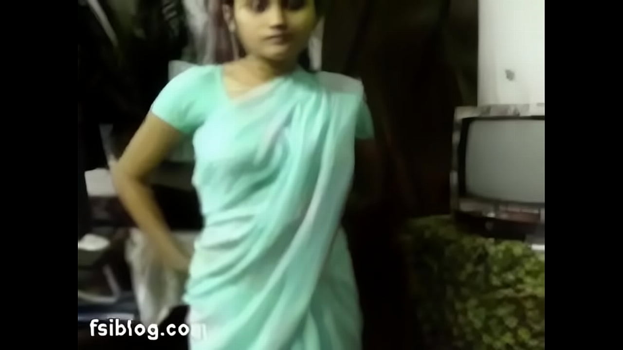 Sexy Punjabi Indian Desi girlfriend playing with herself.AVI