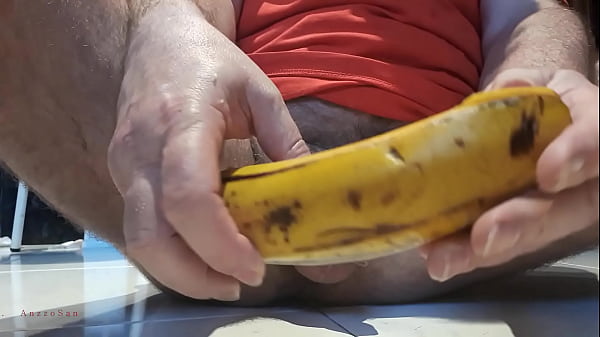 Download Video - Me como un pl&aacute;tano templado en mi culo - AnzzoSan