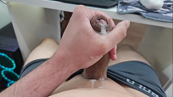 Download Video - BATENDO UMA PUNHETA BEM GOSTOSA
