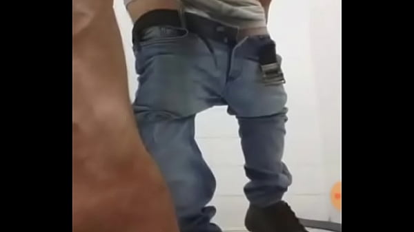 Hotboy Cu to show hành