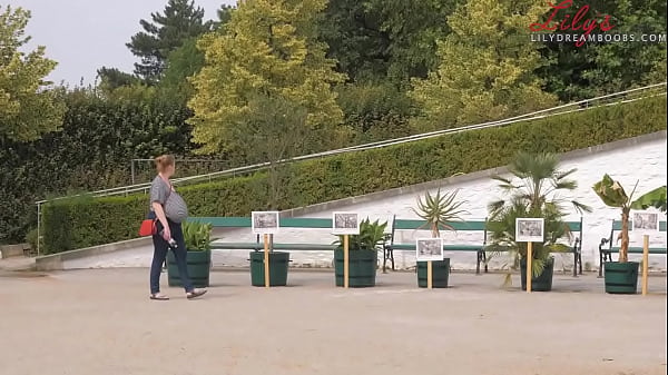 saggy tits no bra in public