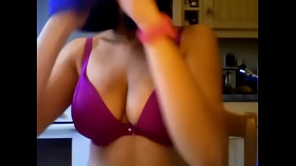Hot Indian Girl Shows her tits on webcam