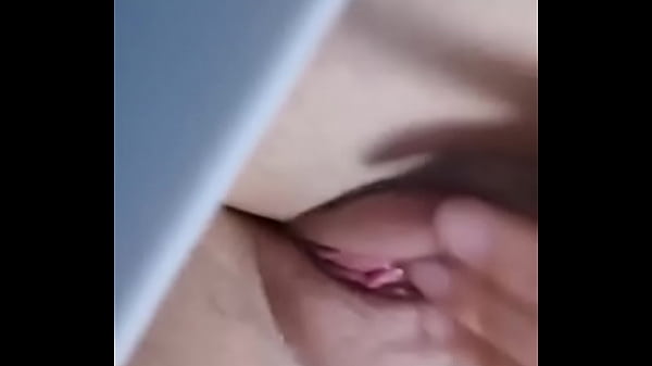 Coño peladito de mi joven amante