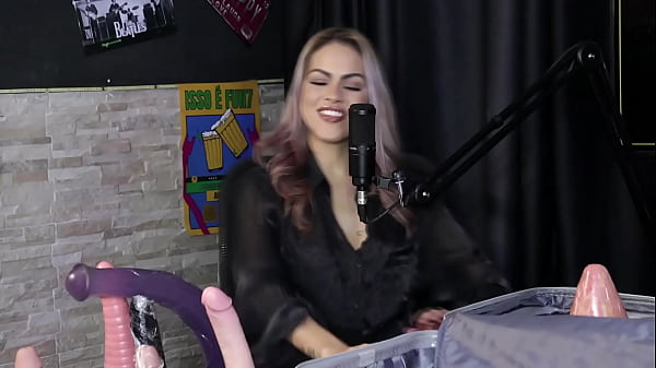 Blonde explains how to have good anal sex, demonstrates her blowjob and moans when taking it up her ass - Kyra Sex (SHEER/RED)