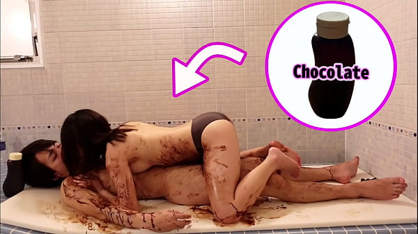 Emuyumi Couple - Sexo de chocolate no banheiro no dia dos namorados - o verdadeiro orgasmo do jovem casal japonês