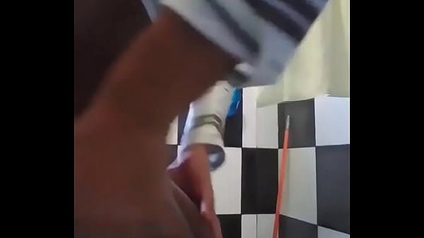 Fiquei com tesão no cu