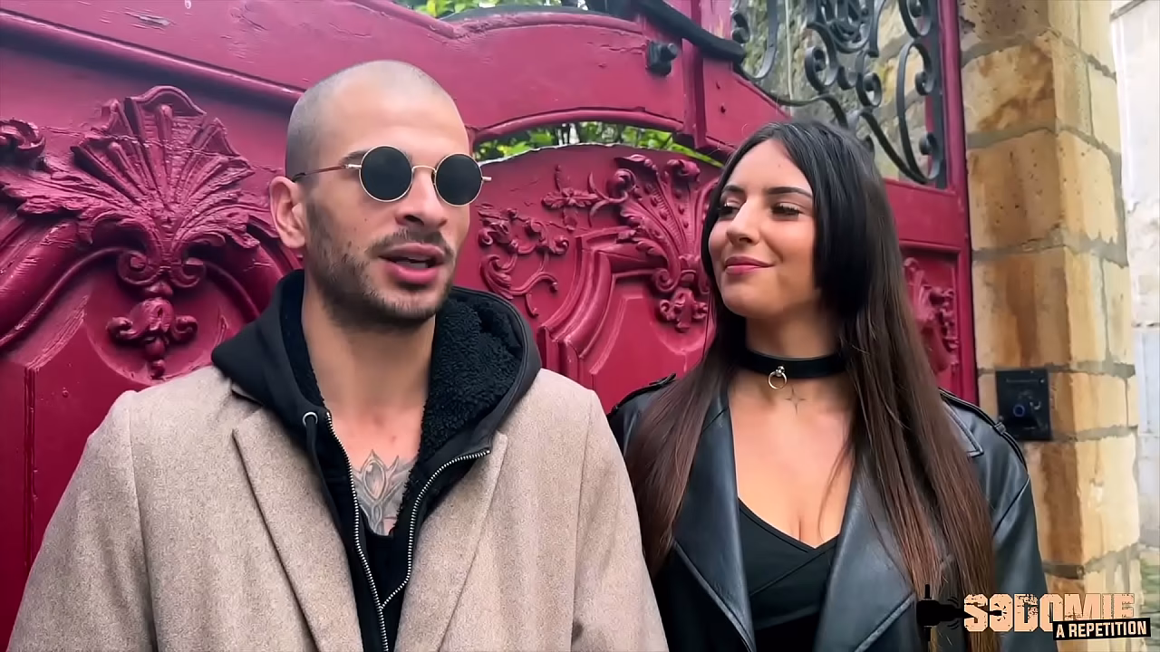 V&eacute_nus, bombe atomique, s'_offre une baise anale tr&egrave_s hard