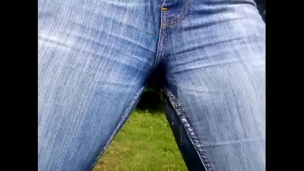 Piss in jeans 1