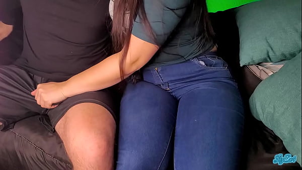 Download Video - pareja de novios calientes se tocan y  follan en su cuarto   sin condon&excl;&excl;