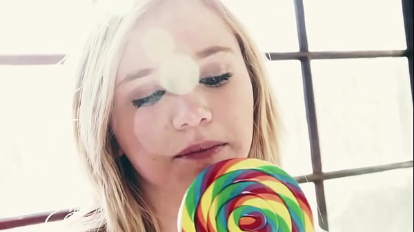 Élevez L'âge ! Barely Legal Dans La Bande-Annonce De L'industrie Du Porno