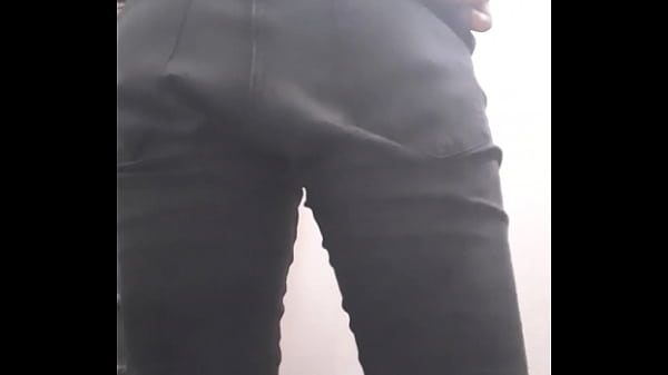 Download Video - Gay moviendo culo