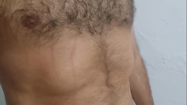 Levei uma unhada, peludo safado