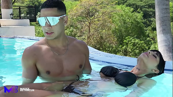 Download Video - Swimming teacher has hardcore sex in the pool with his student - Max Betancur & Athenea Rosse