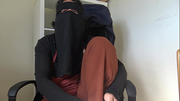 Muslim Girl In Niqab