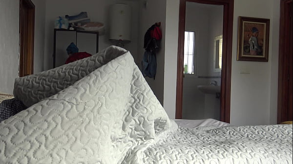 A Turkish hotel maid is NOT SCARED when american guest shows his big black cock