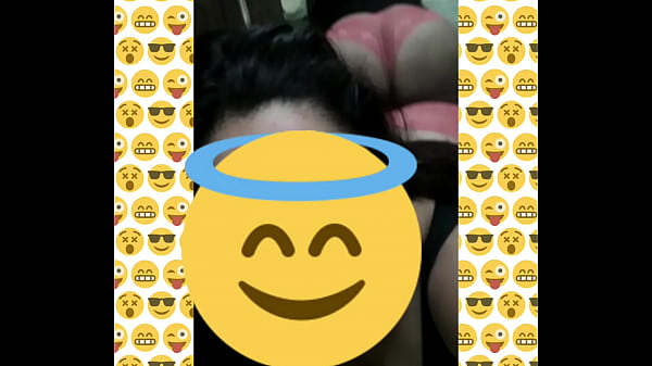 Esposa rebolando o rabo.