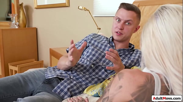 Guy sucked by busty tattooed stepcousin
