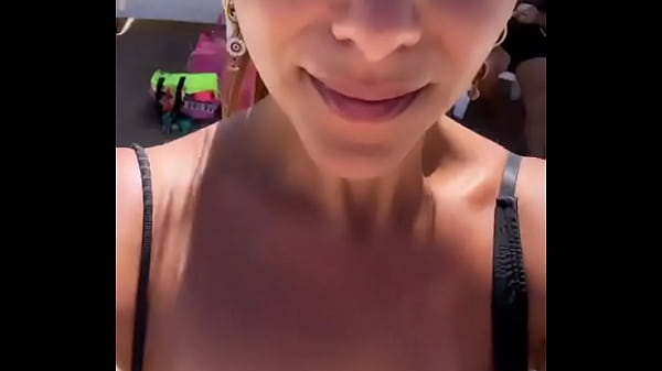 Belen lucius mostrando sus tetas